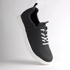 Schwarzer bendys Sneaker aus atmungsaktivem Mesh mit weißer Sohle – komfortabler Hands-free Schuh für einfaches Anziehen ohne Hände